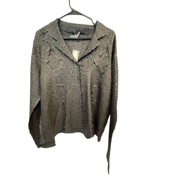 Crinkle texture button down top - Picture 1 of 5